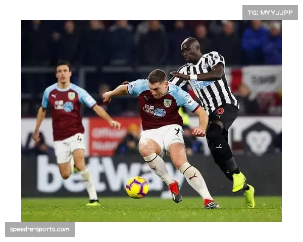 维拉半场领先伯恩利马伦闪击建功马丁内斯神勇扑救稳固优势