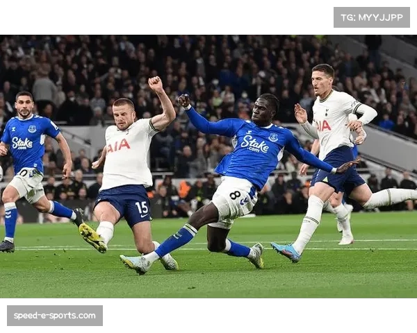 埃弗顿高位逼抢战术收效有限 下半场体能下滑导致防线松动失球